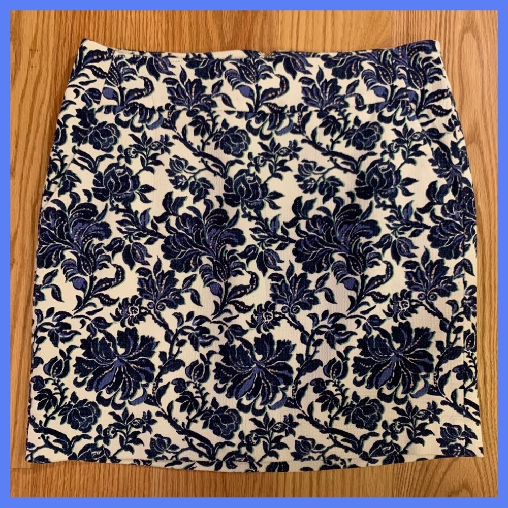 Ann Taylor LOFT Whimsical Floral Mini Skirt Blue & White Size 6